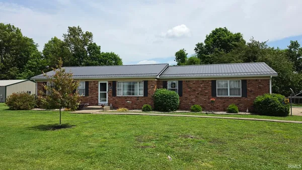 $269,900 | 429 South Delaware Street, Shelburn, IN 47879