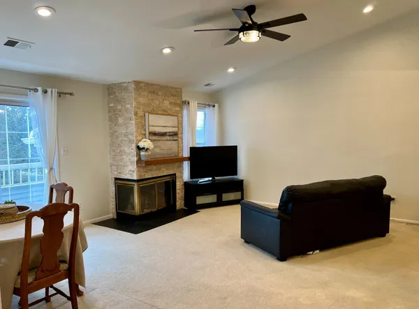 $2,300 | 111 Worlidge Court, Unit 12, Princeton, NJ 08540