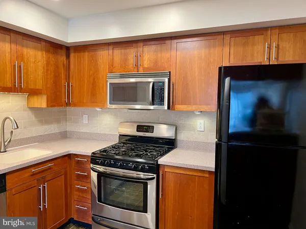 $2,300 | 111 Worlidge Court, Unit 12, Princeton, NJ 08540
