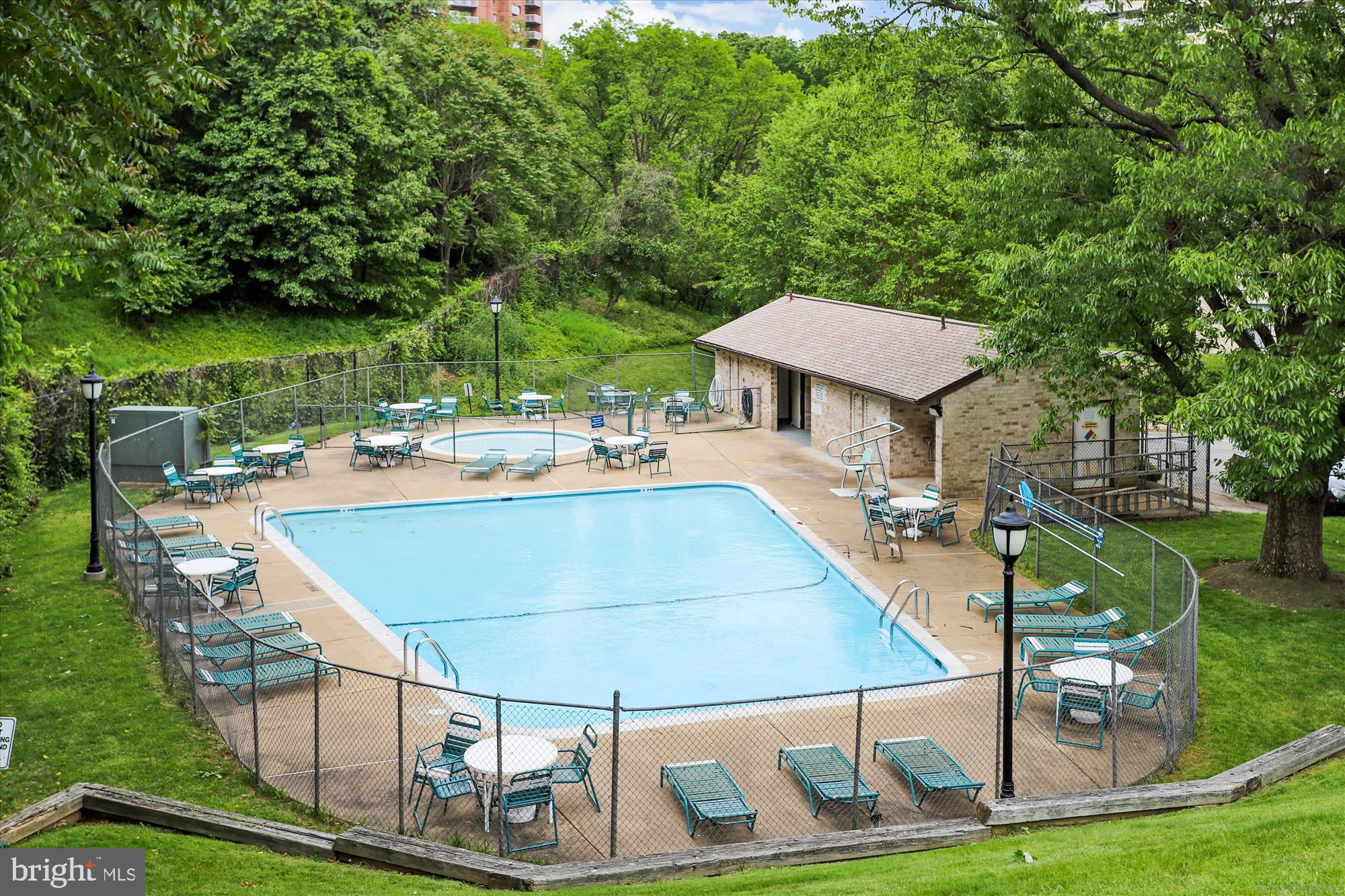 6137 Edsall Road, Unit G Alexandria, VA 22304 - Photo 23 of 23 Edsall Bluff Community Pool