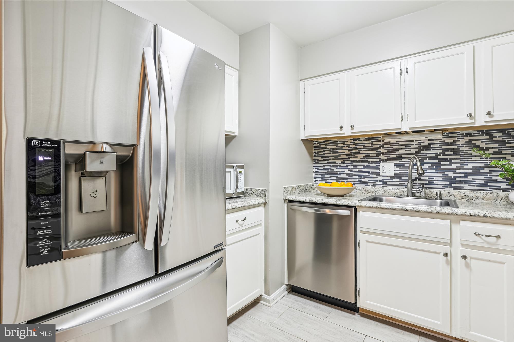 6137 Edsall Road, Unit G Alexandria, VA 22304 - Photo 7 of 23 Kitchen