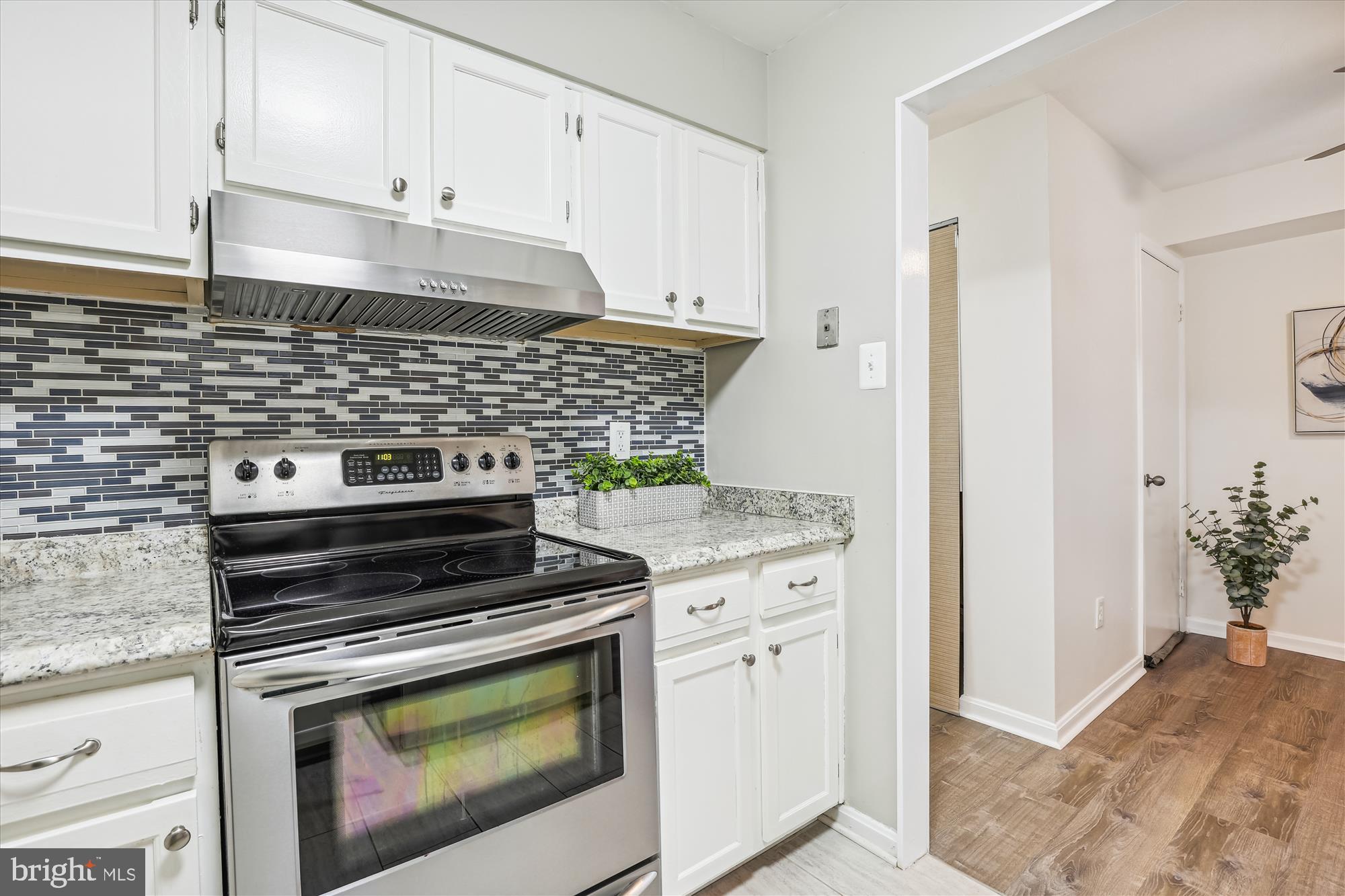 6137 Edsall Road, Unit G Alexandria, VA 22304 - Photo 8 of 23 Kitchen