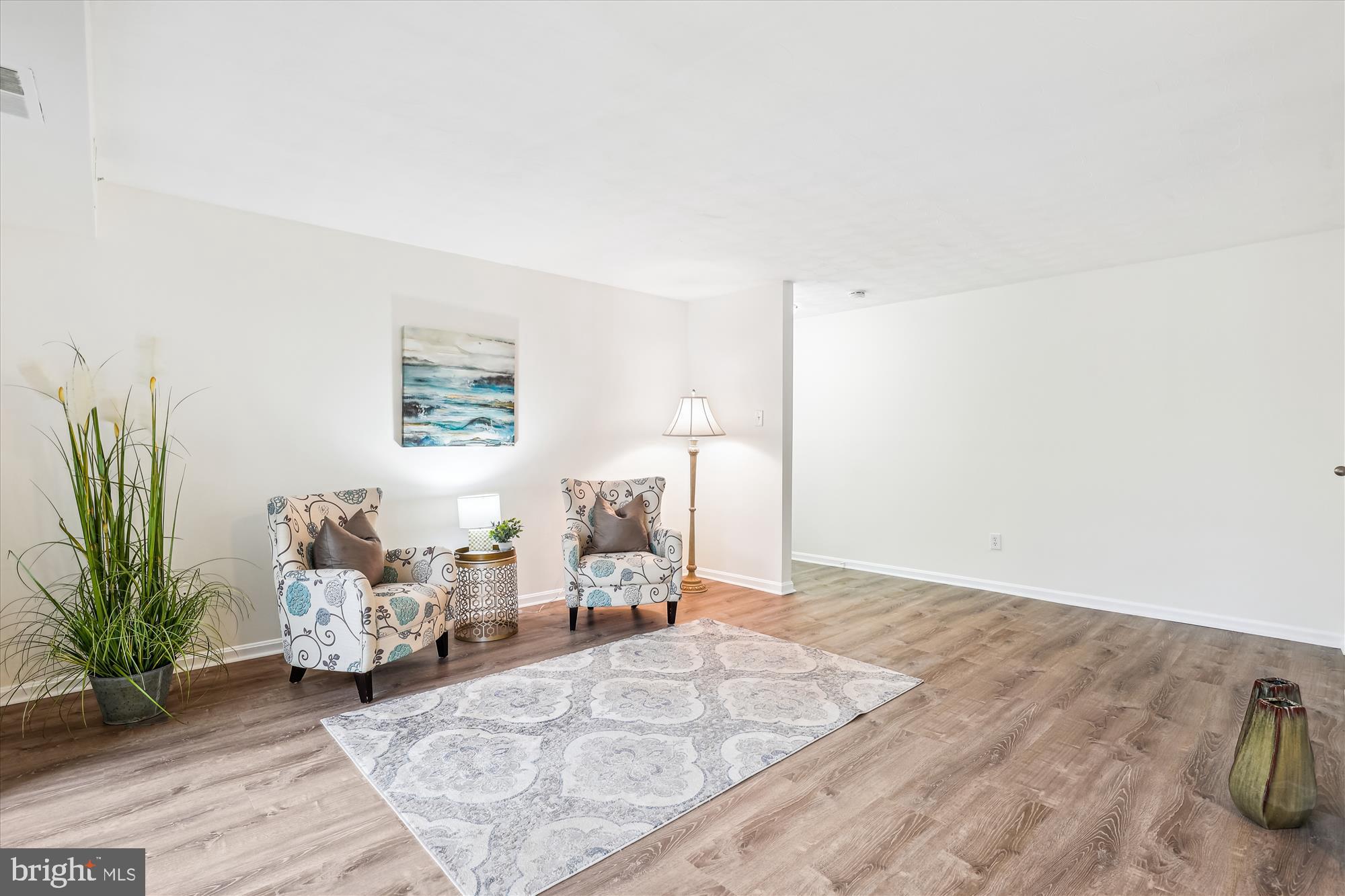 6137 Edsall Road, Unit G Alexandria, VA 22304 - Photo 9 of 23 Living Room