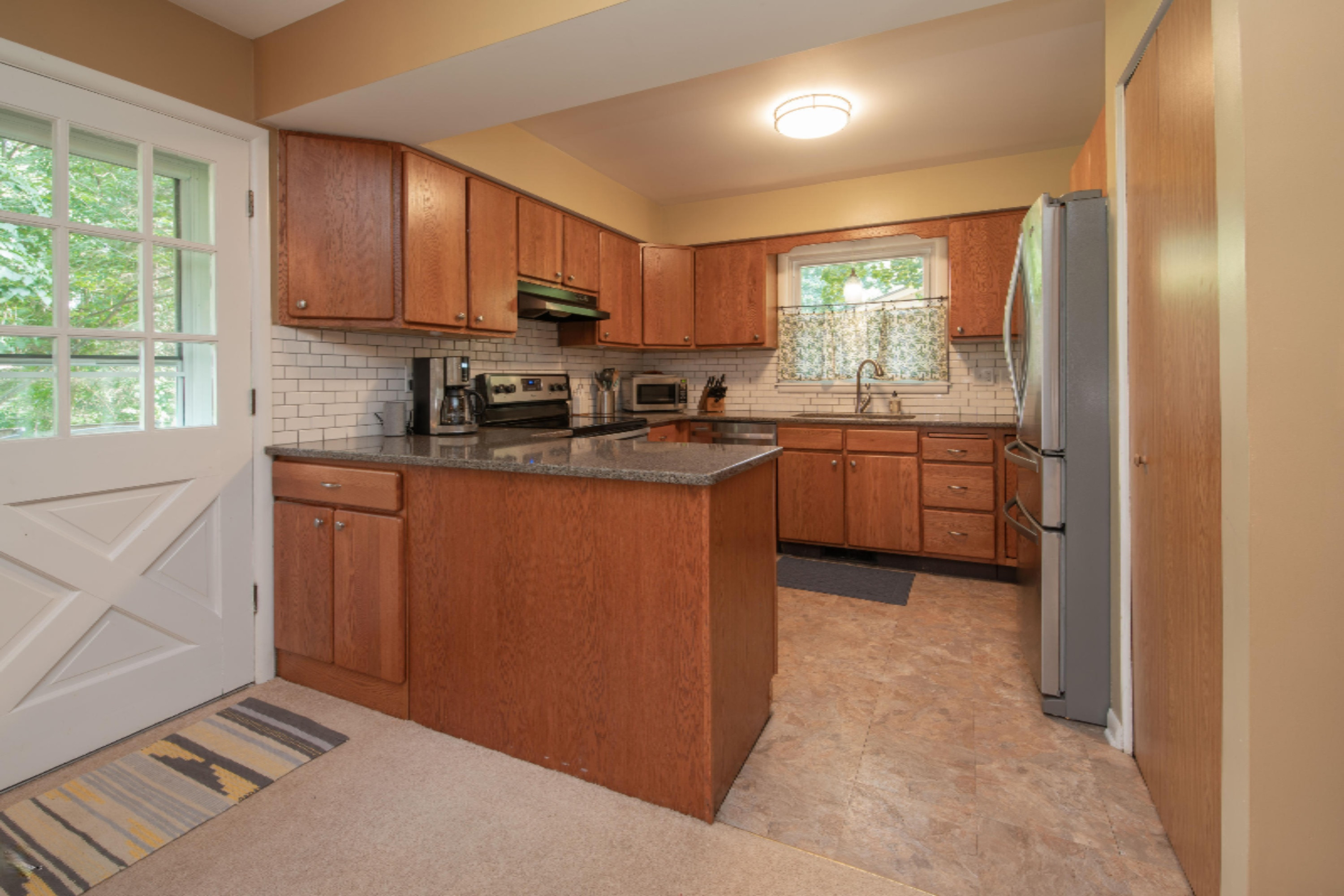1104 Highgate Road Kalamazoo, MI 49006 - Photo 4 of 19 1104_Highgate_Kalamazoo_04