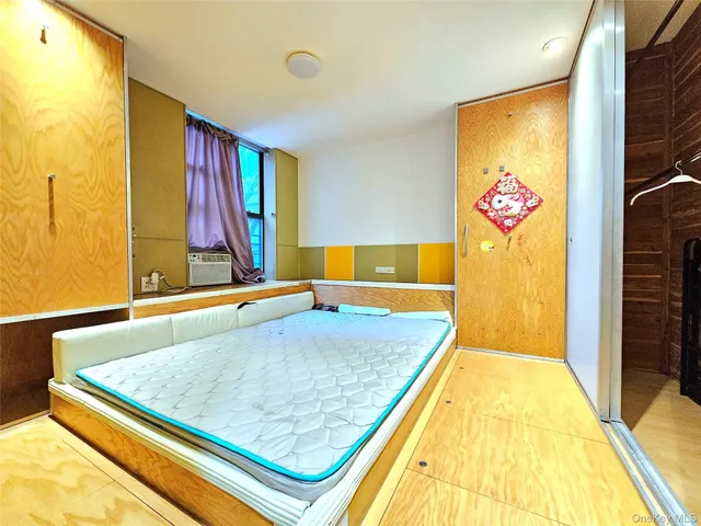 $116,000 | 3281 Hull Avenue, Unit 18 | Norwood