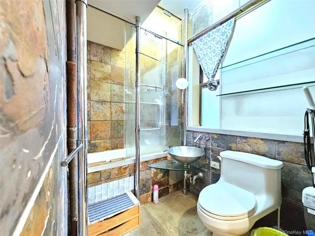 $116,000 | 3281 Hull Avenue, Unit 18 | Norwood