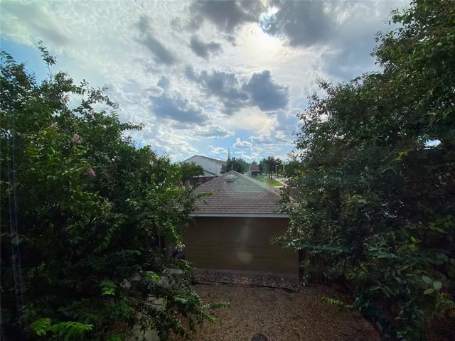 a view of outdoor space yard and green space