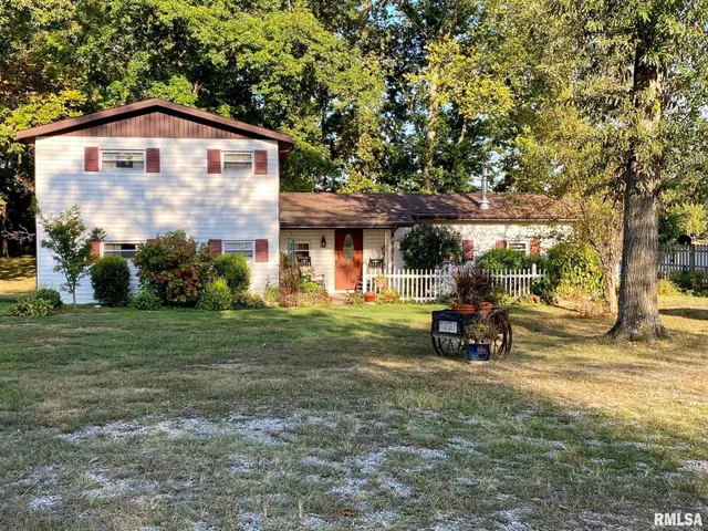 $259,900 | 3526 Kendale Acres Road, Tamaroa, IL 62888