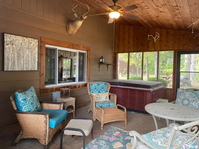 $259,900 | 3526 Kendale Acres Road, Tamaroa, IL 62888