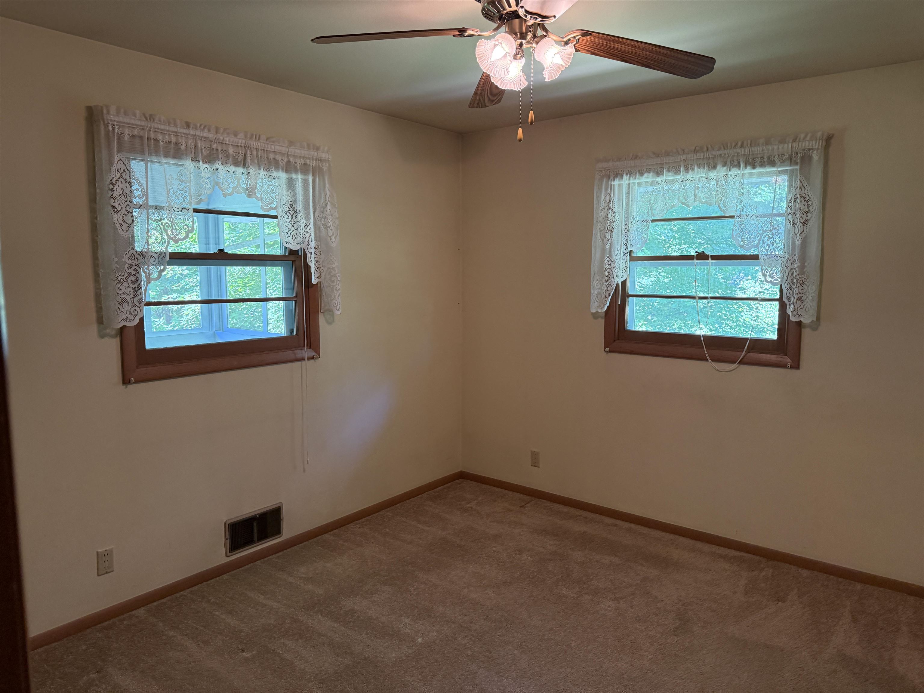 1894 North Ridge Drive Freeport, IL 61032 - Photo 13 of 25