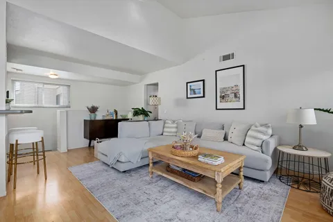 $479,000 | 1280 Seacliff Court, Unit 2, Ventura, CA 93003