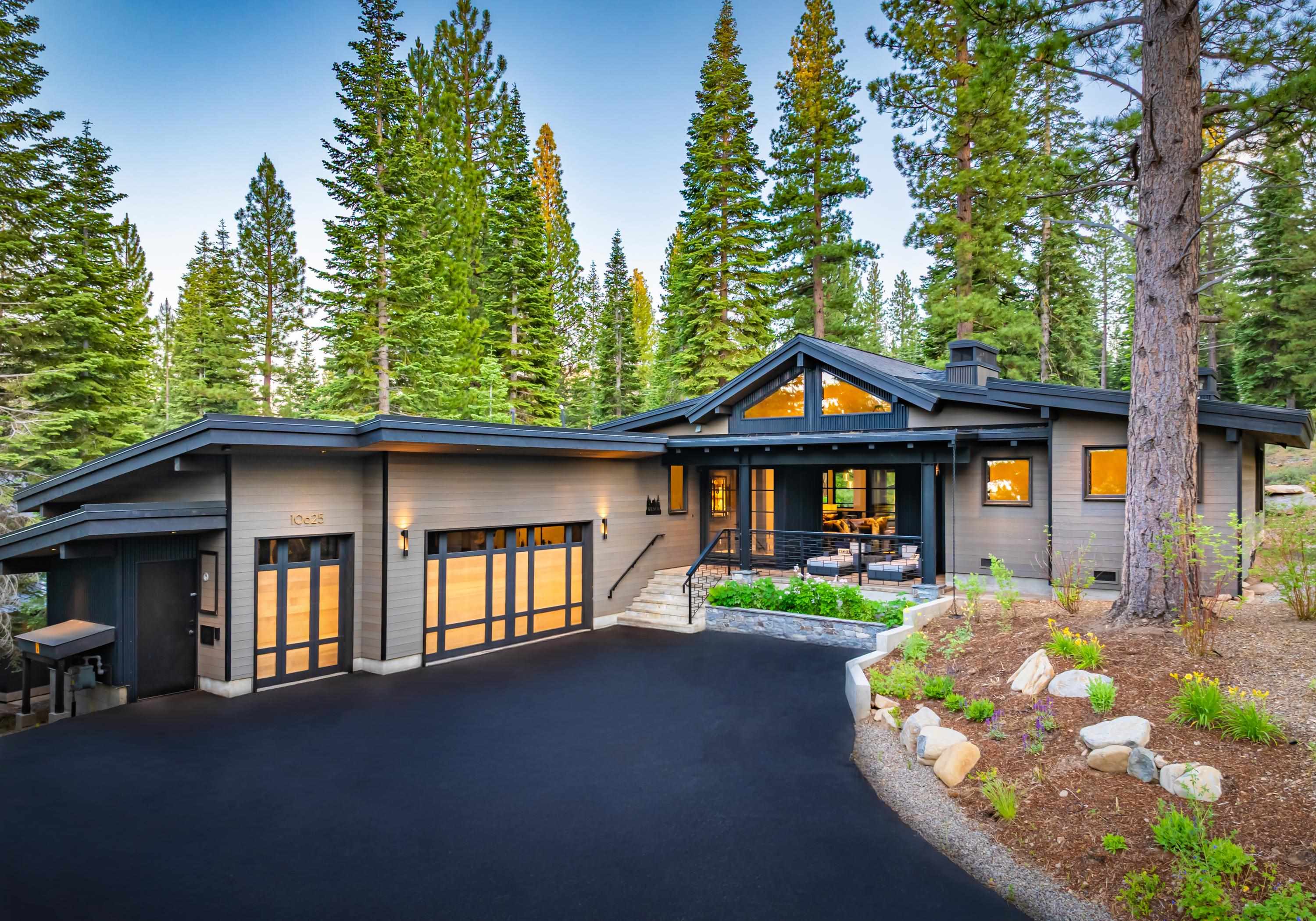 10625 Carson Range Road Truckee, CA 96161 - Photo 2 of 8 a front view of a house with garden