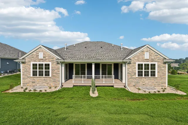 $595,900 | 2127 Bluestem Drive, Unit 101, Waukesha, WI 53188