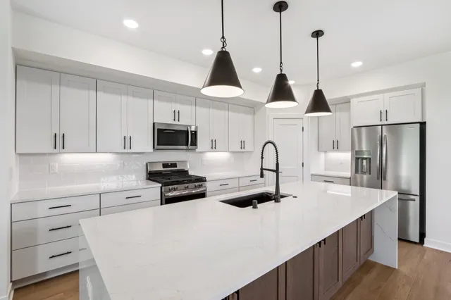 $595,900 | 2127 Bluestem Drive, Unit 101, Waukesha, WI 53188