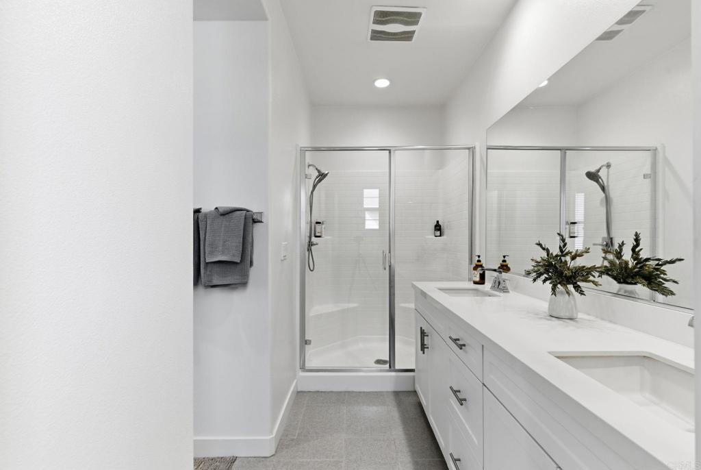 4367 Pacifica Way, Unit 2 Oceanside, CA 92056 - Photo 24 of 37