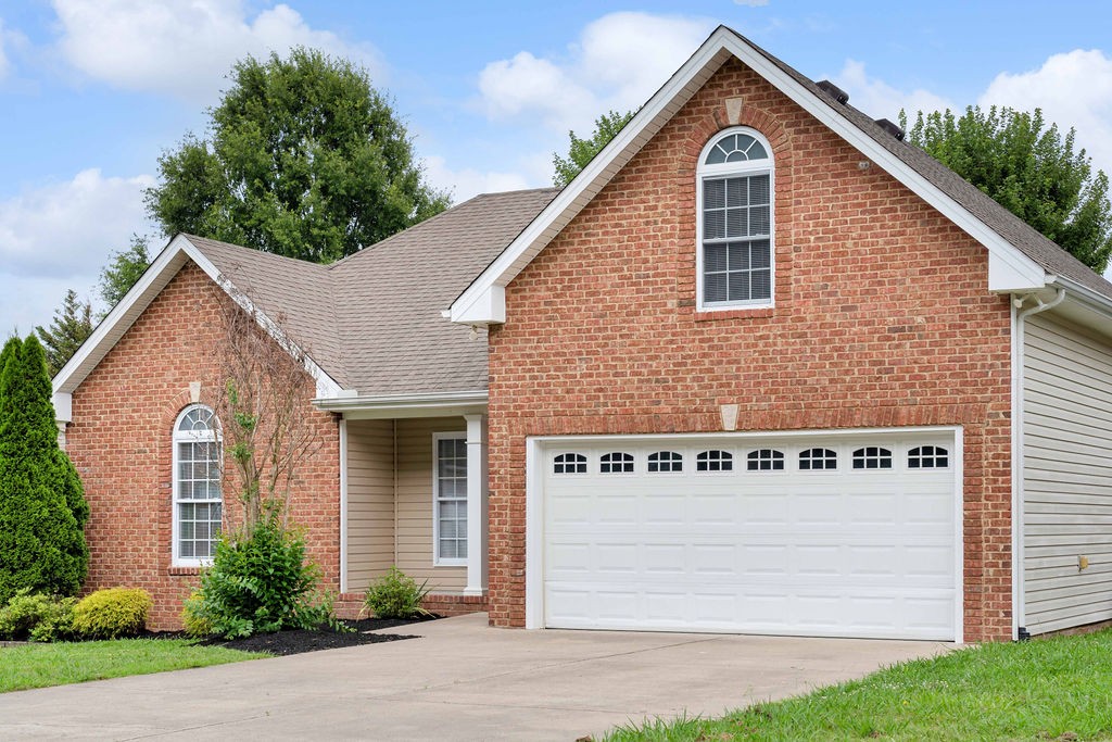 165 Foxrun Springfield, TN 37172 - Photo 3 of 62
