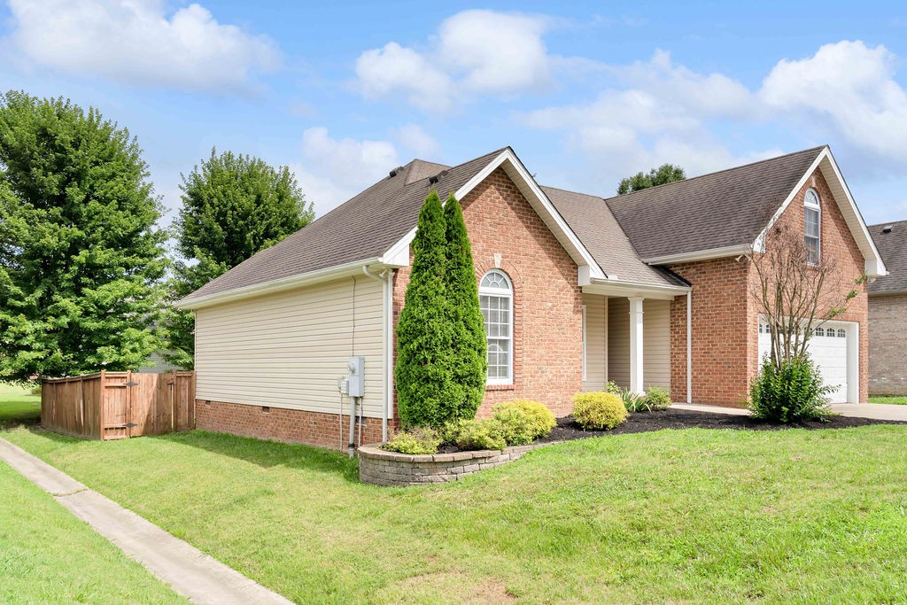 165 Foxrun Springfield, TN 37172 - Photo 6 of 62 a view of a house with yard and plants