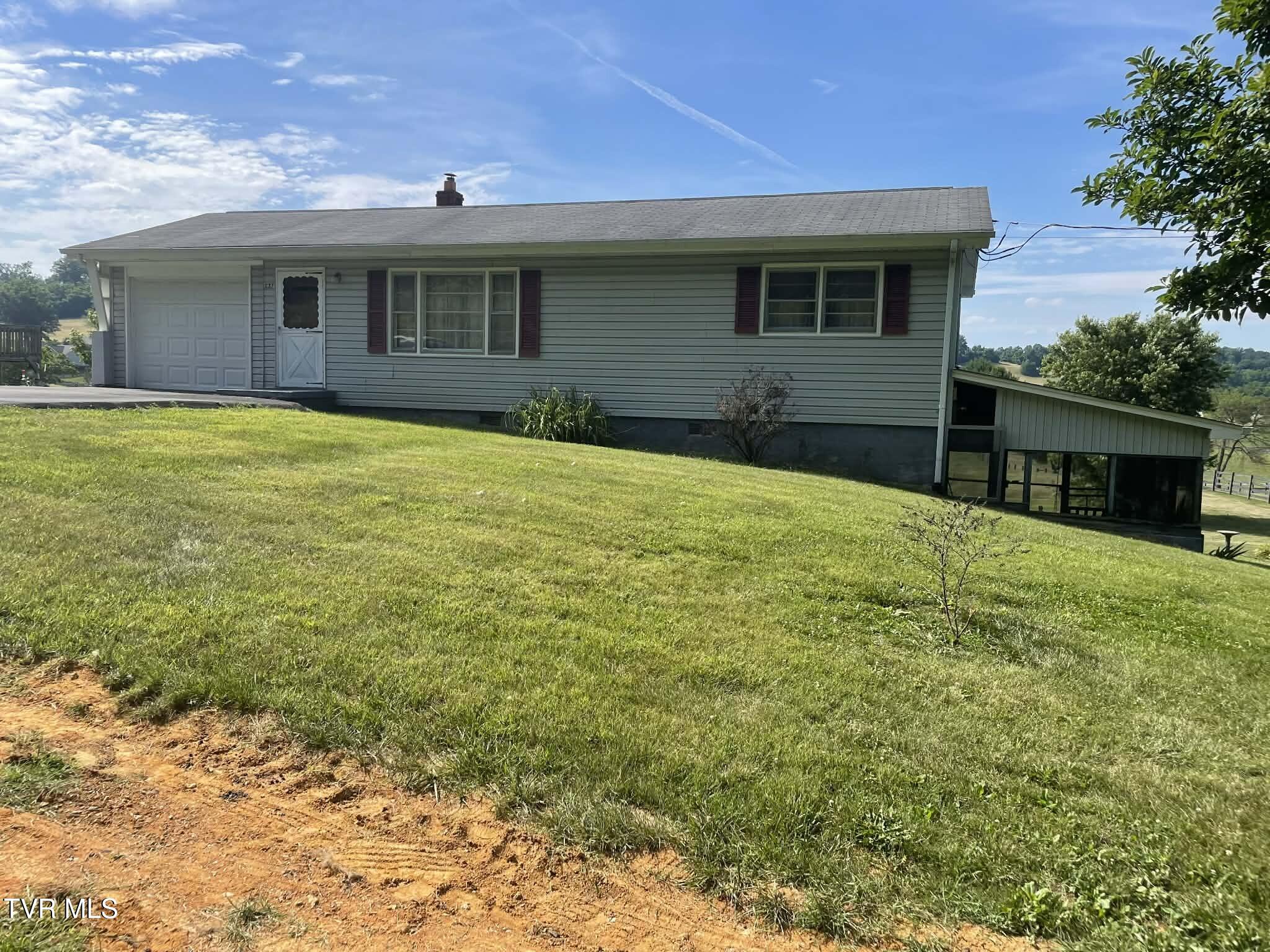 237 Bullock Hollow Road Bristol, TN 37620 - Photo 1 of 10 8aa416a6-8019-4665-93d6-8b25273d3cee