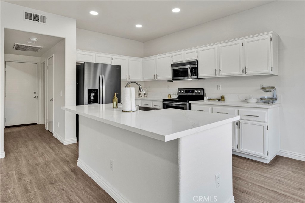 13653 Cobalt Road Victorville, CA 92392 - Photo 11 of 53