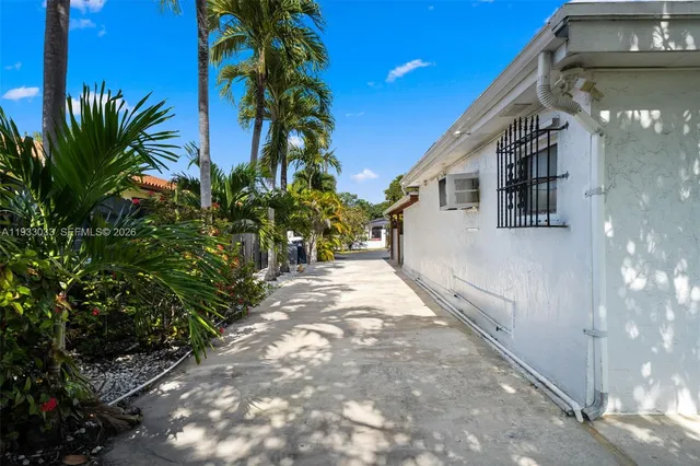 $850,000 | 8490 Grand Canal Drive, Miami, FL 33144