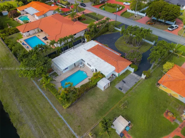 $850,000 | 8490 Grand Canal Drive, Miami, FL 33144