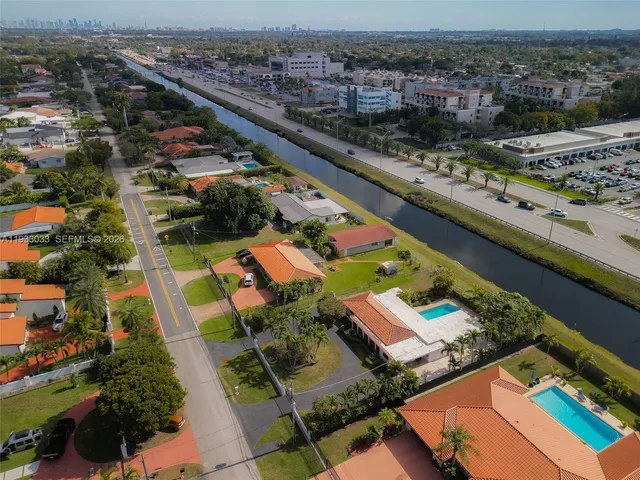 $850,000 | 8490 Grand Canal Drive, Miami, FL 33144
