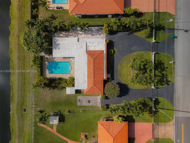 $850,000 | 8490 Grand Canal Drive, Miami, FL 33144