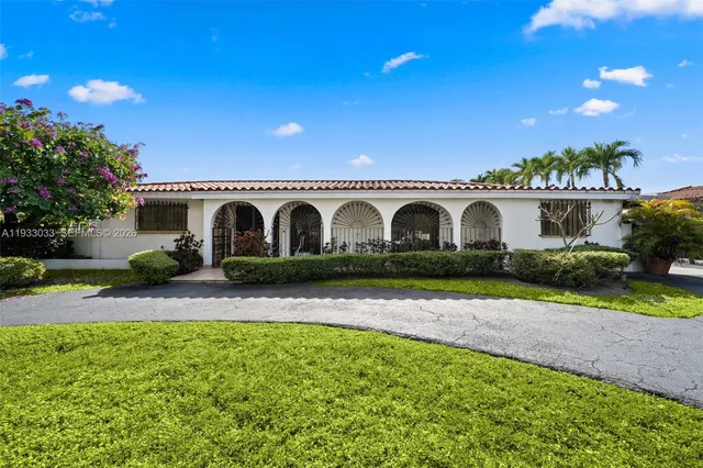 $850,000 | 8490 Grand Canal Drive, Miami, FL 33144