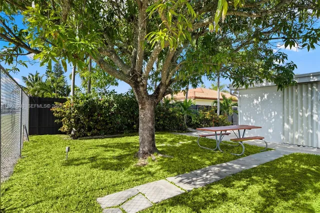 $850,000 | 8490 Grand Canal Drive, Miami, FL 33144