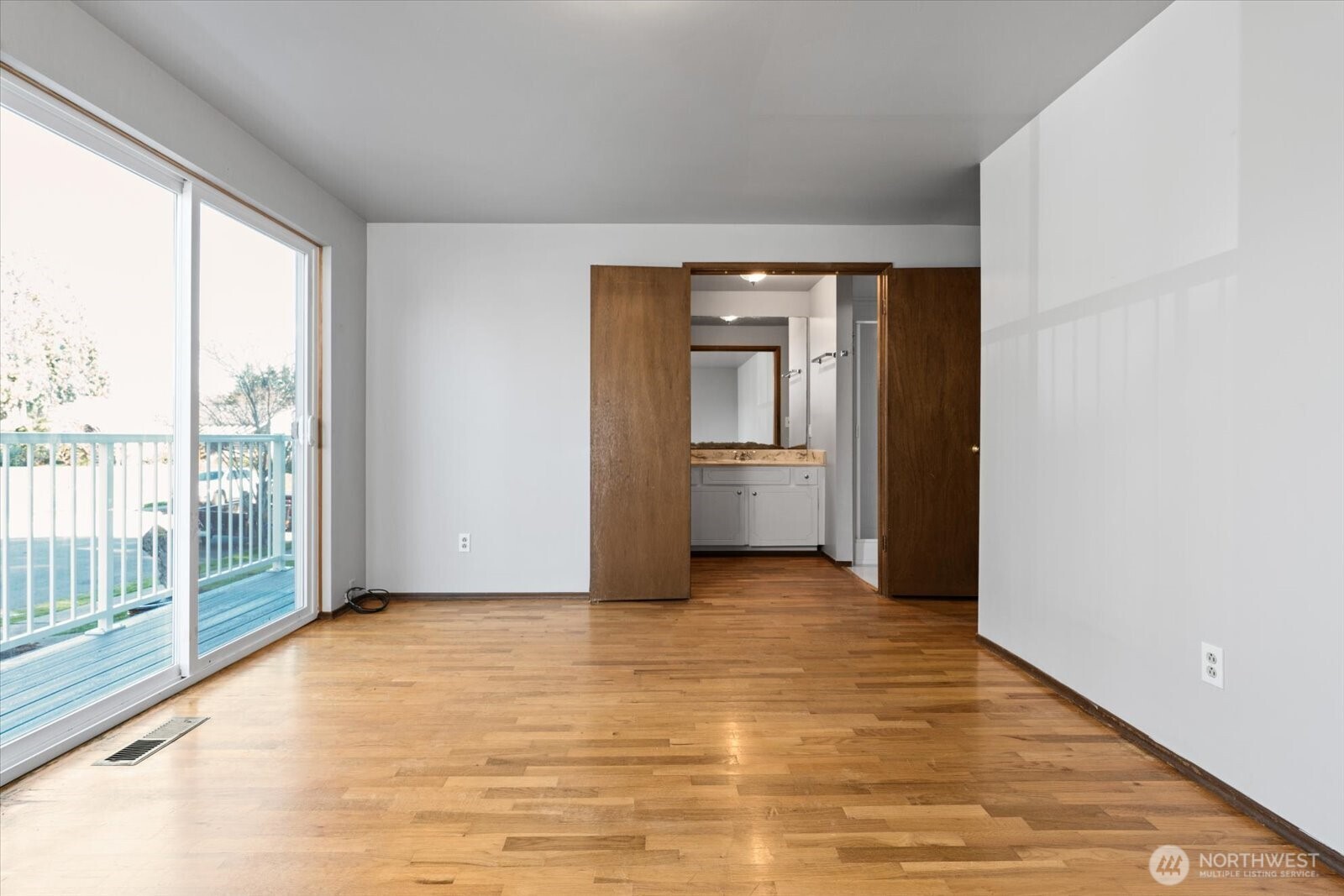 10523 Northeast 197th Street Bothell, WA 98011 - Photo 25 of 40