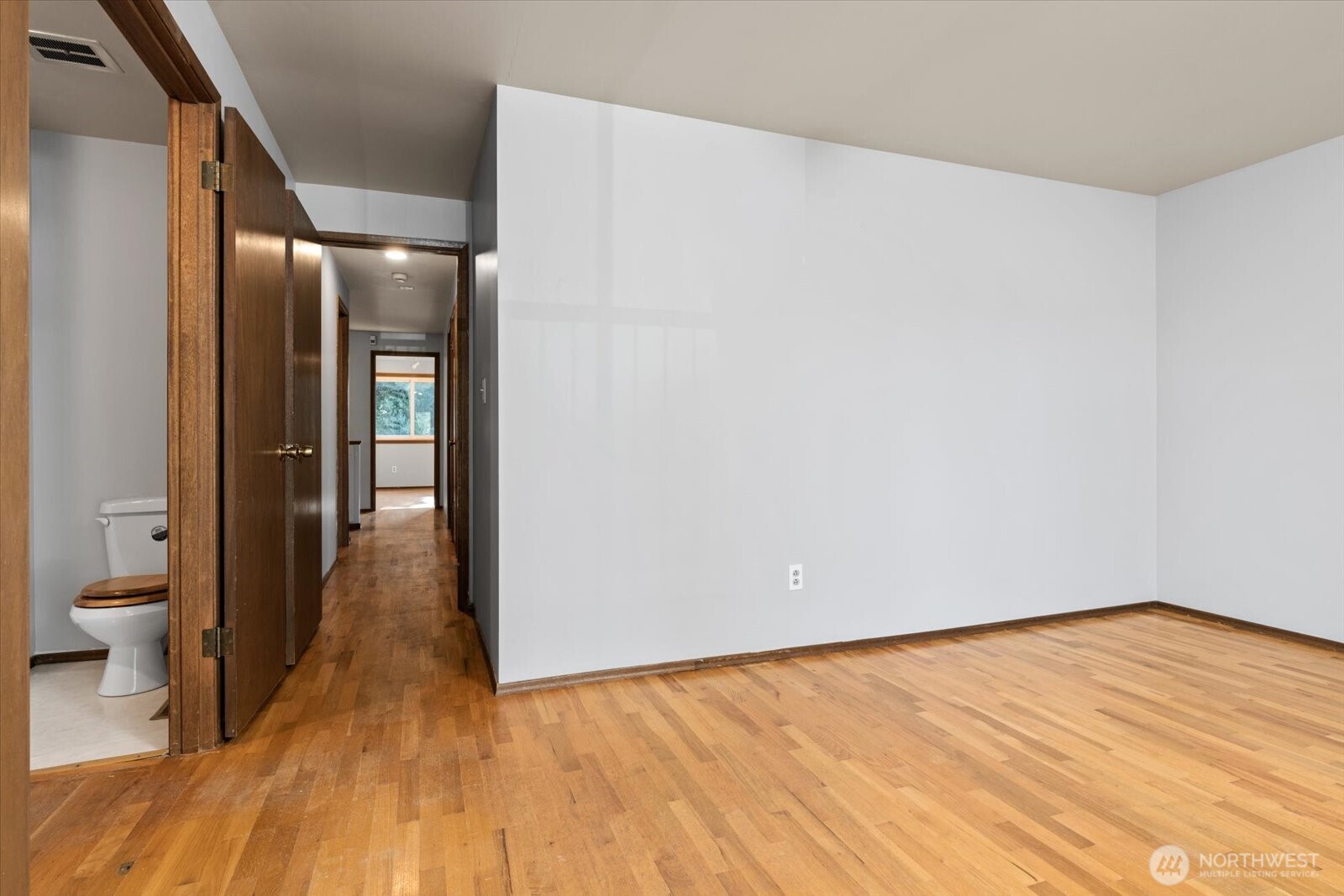 10523 Northeast 197th Street Bothell, WA 98011 - Photo 31 of 40