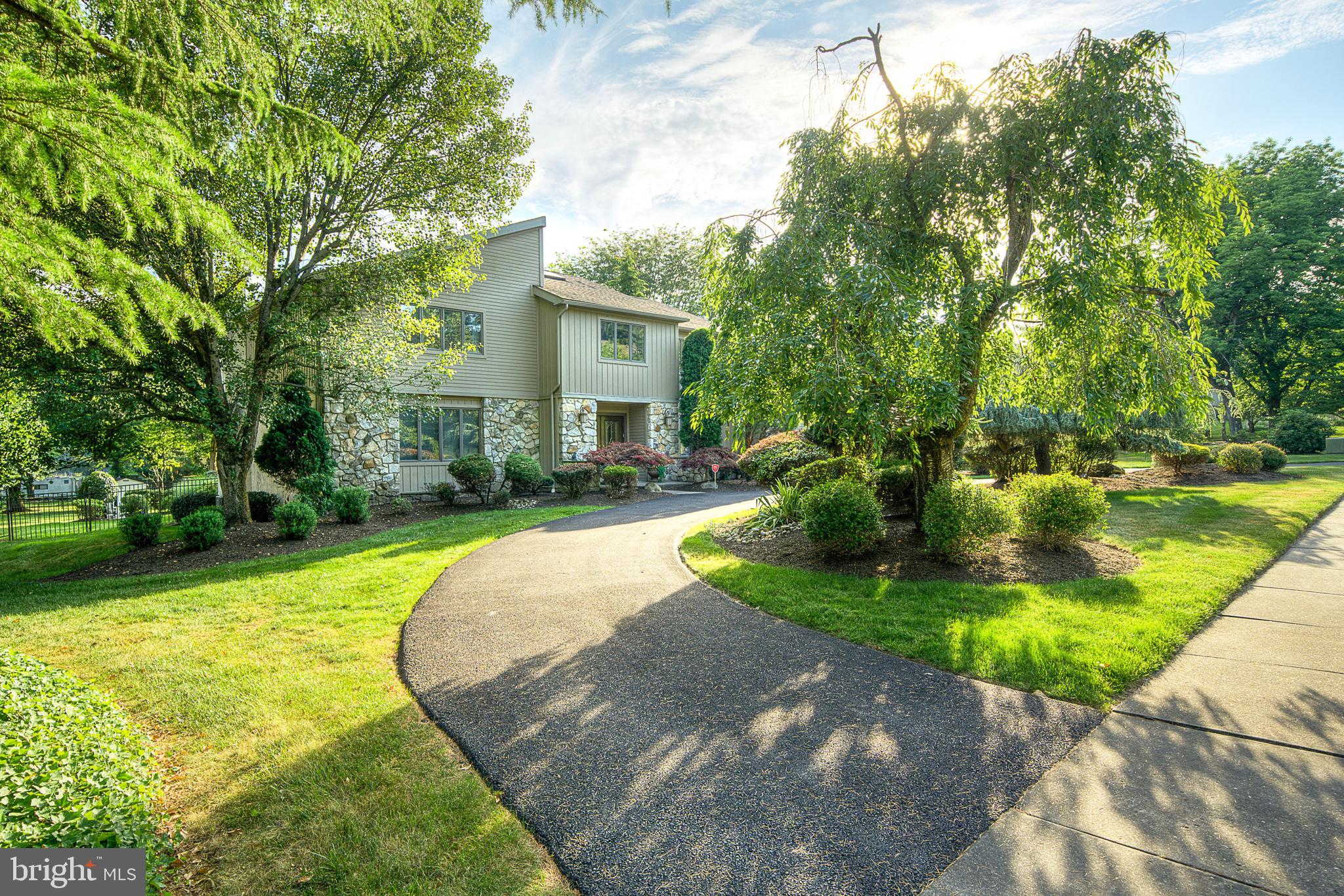 1233 Keisel Ln. - Walk to Mondauk Park