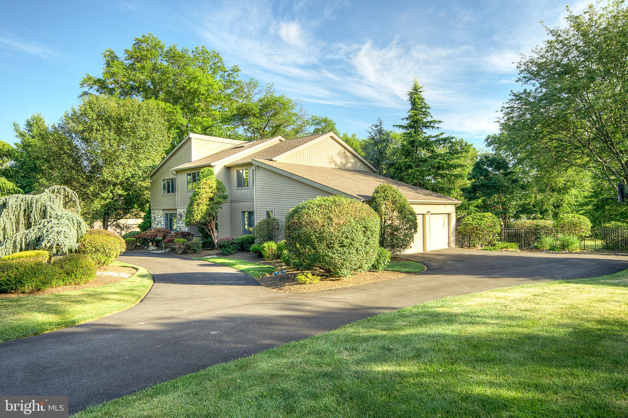 1233 Keisel Lane Ambler, PA 19002 - Photo 44 of 46 Note the Curved Drive