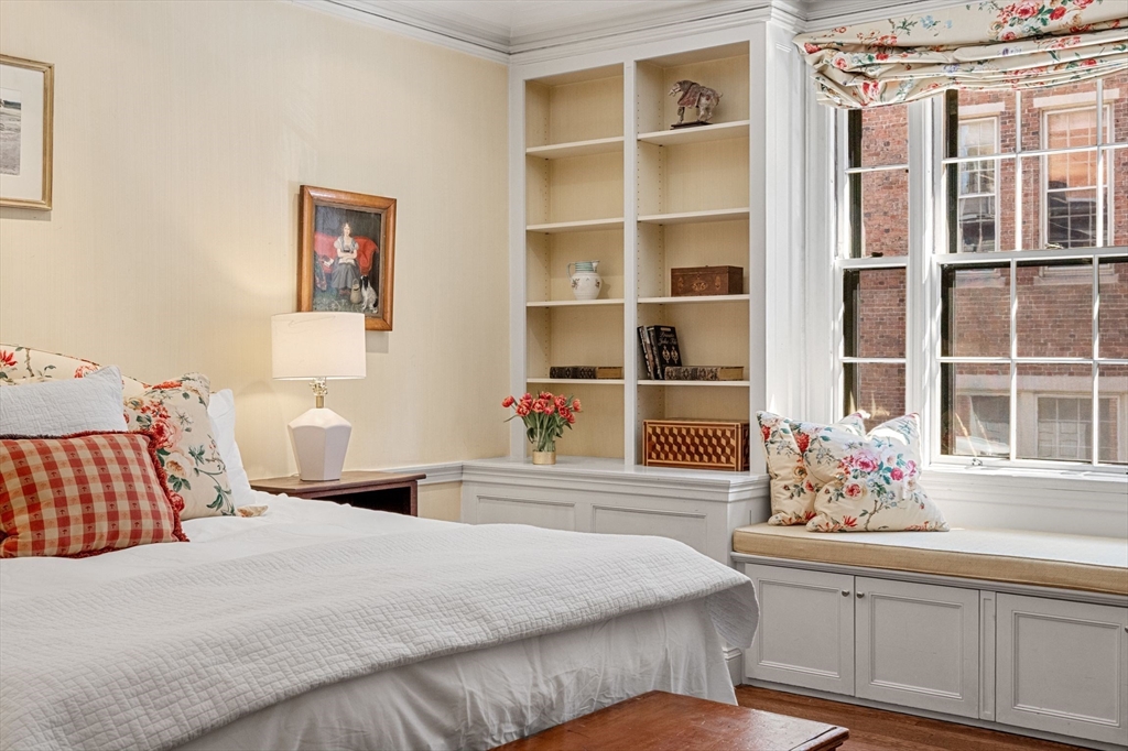 101 Chestnut Street, Unit E Boston, MA 02108 - Photo 13 of 24