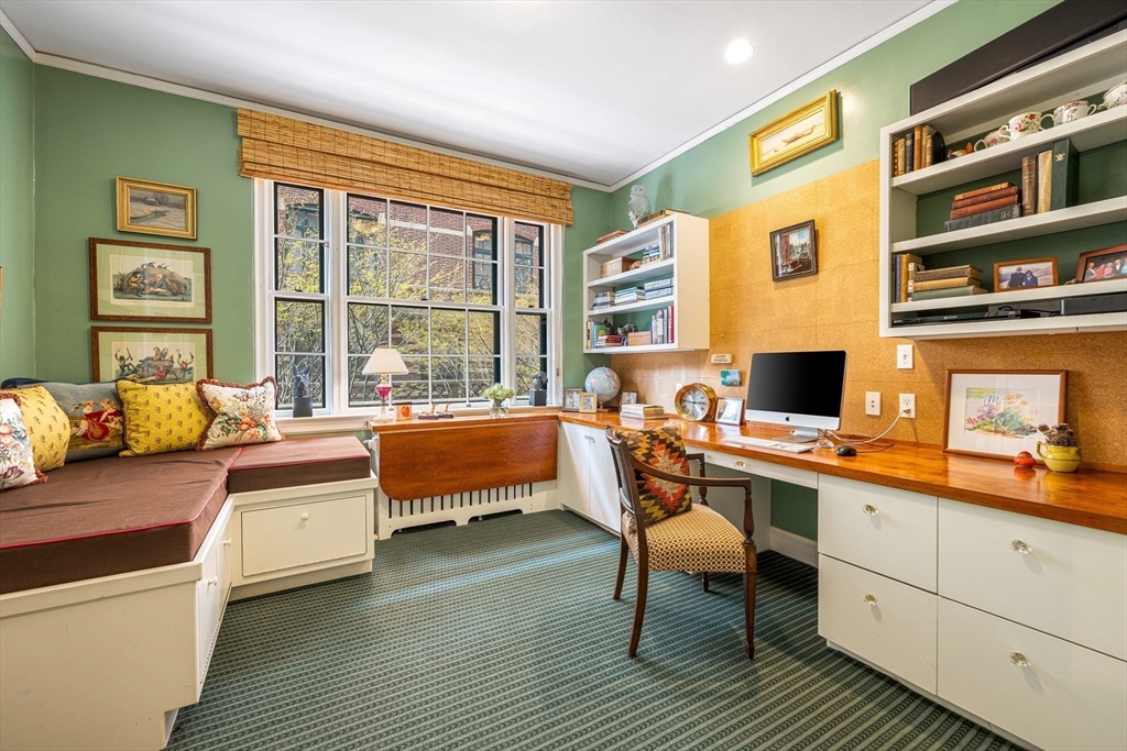 101 Chestnut Street, Unit E Boston, MA 02108 - Photo 15 of 24