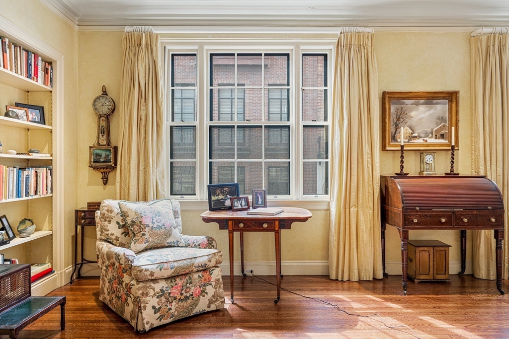 101 Chestnut Street, Unit E Boston, MA 02108 - Photo 5 of 24