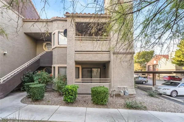 $1,695 | 5004 South Rainbow Boulevard, Unit 106, Las Vegas, NV 89118