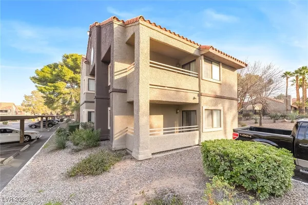 $1,695 | 5004 South Rainbow Boulevard, Unit 106, Las Vegas, NV 89118