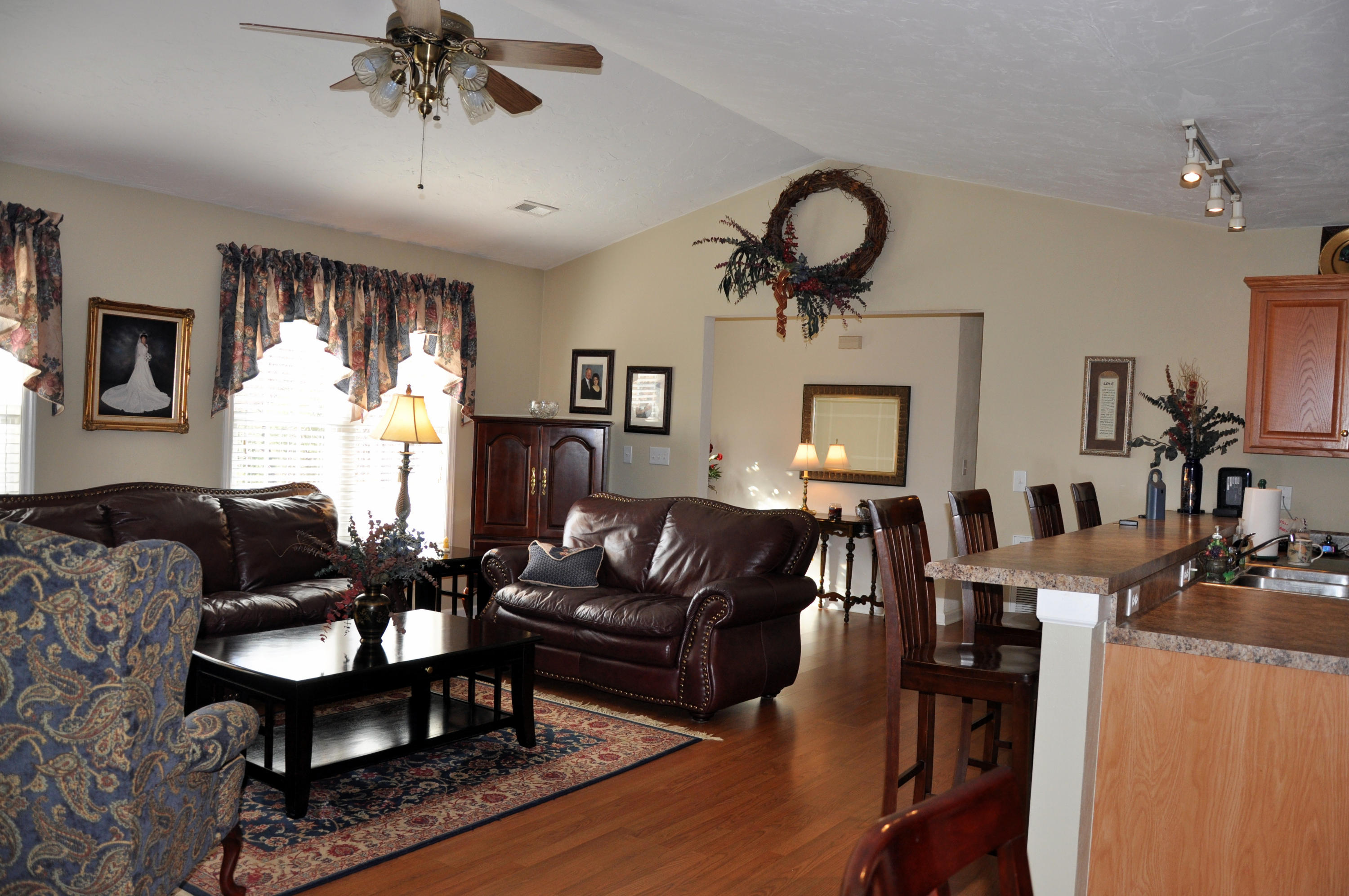 2216 Shady Run Road Vinton, VA 24179 - Photo 14 of 49 LIVING ROOM-KITCHEN 2