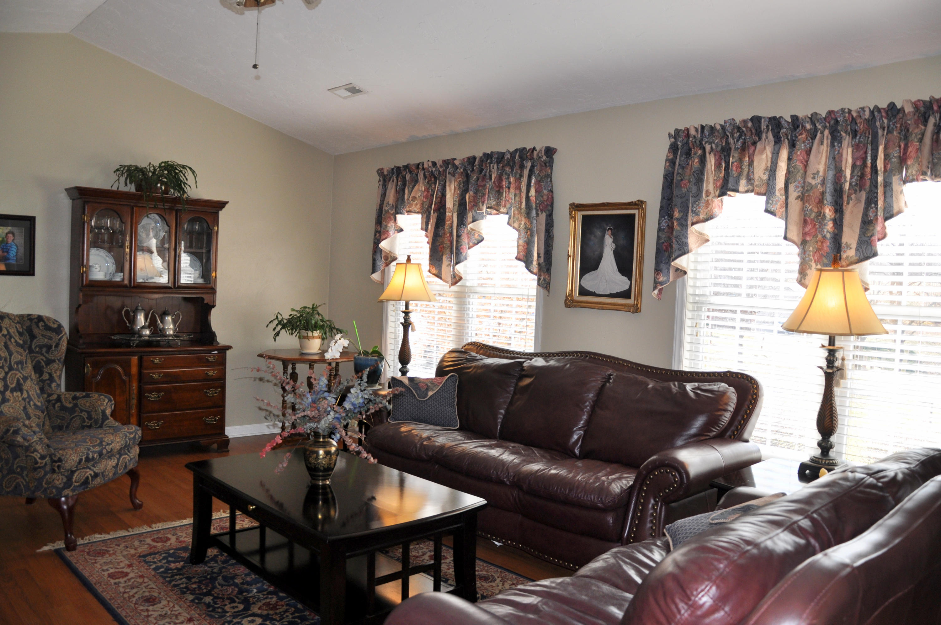 2216 Shady Run Road Vinton, VA 24179 - Photo 8 of 49 LIVING ROOM