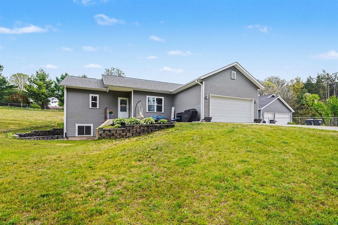 31800 Pine Ridge Circle Lawton, MI 49065 - Photo 33 of 37