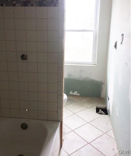 811 Ridge Street Easton, PA 18042 - Photo 5 of 9 Gallery Image 5