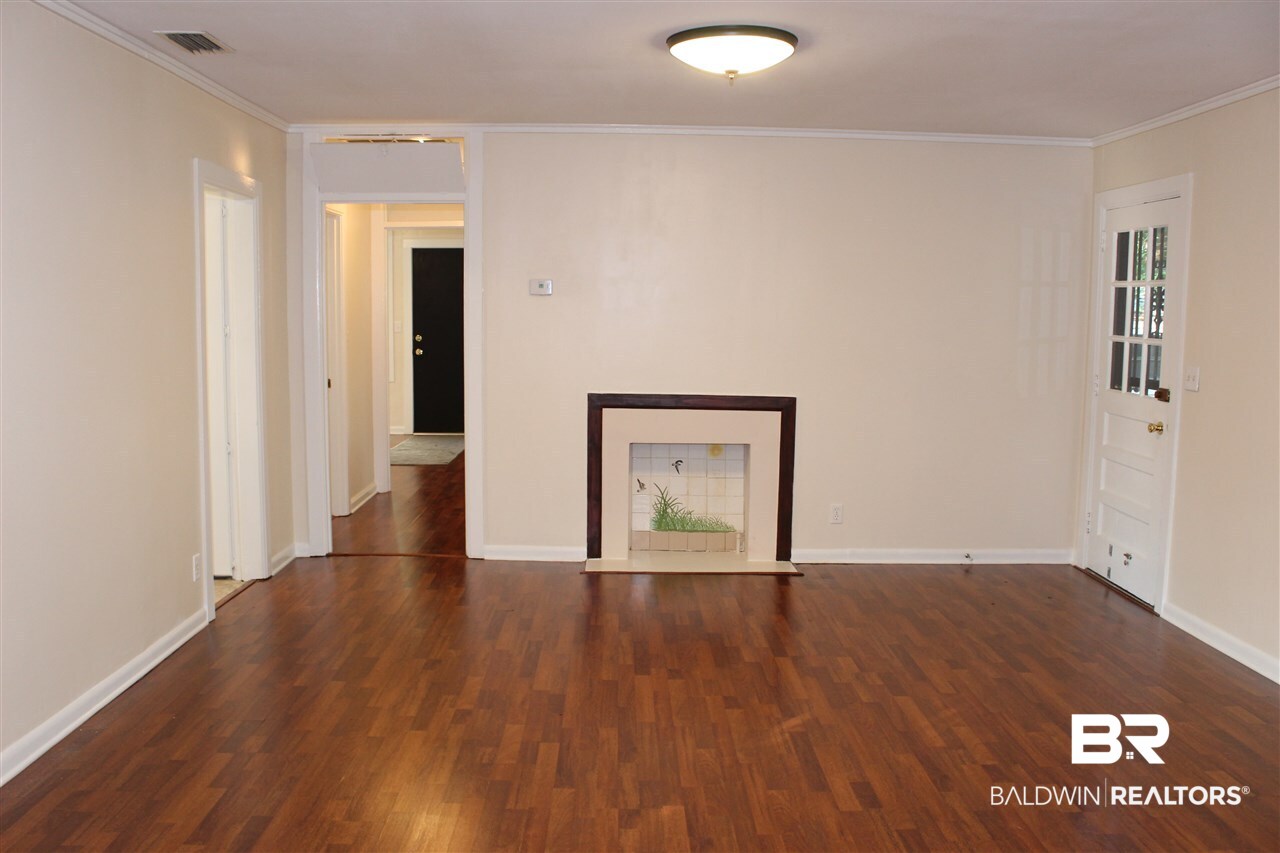 311 1st Street Mobile, AL 36611 - Photo 5 of 11