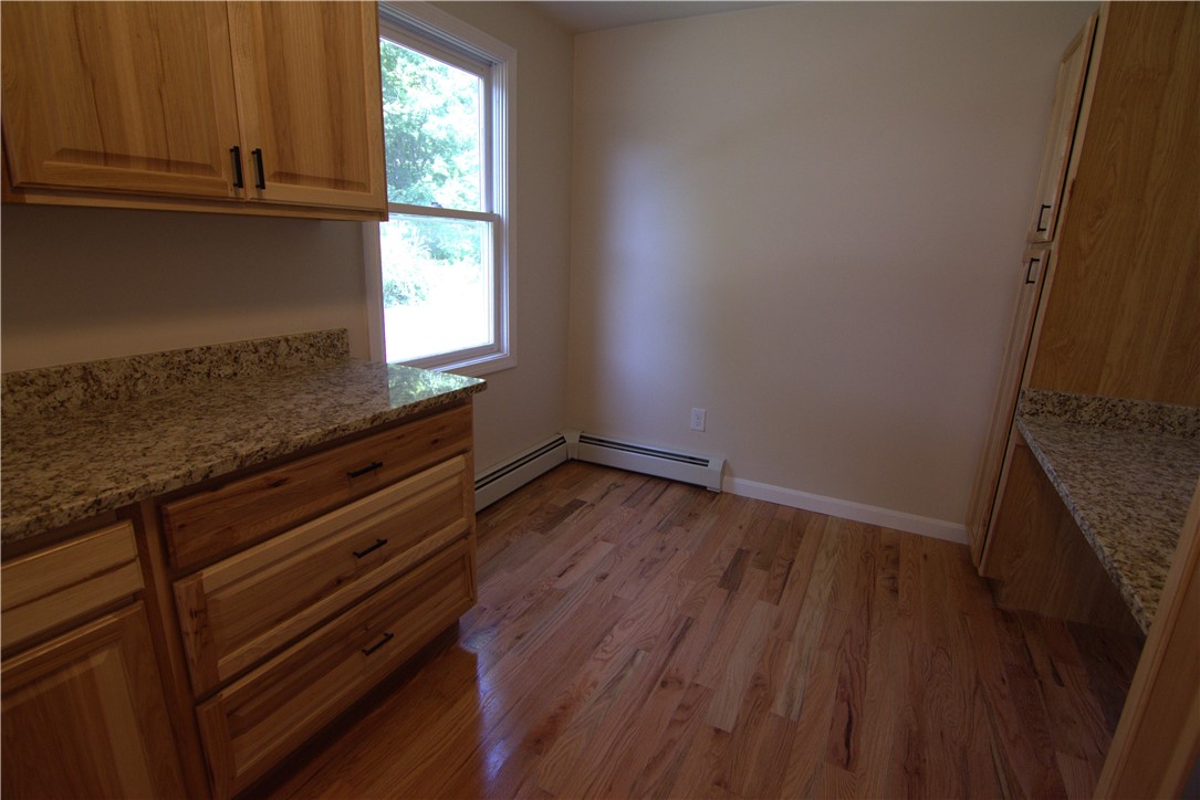 304 Getchell Avenue Woonsocket, RI 02895 - Photo 7 of 27 Eating area
