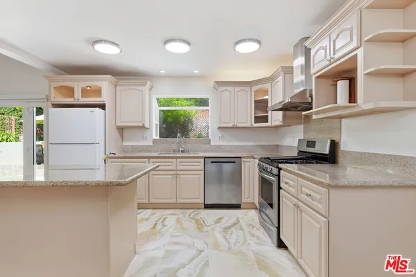 $1,695,000 | 7711 West 82nd Street, Playa del Rey, CA 90293