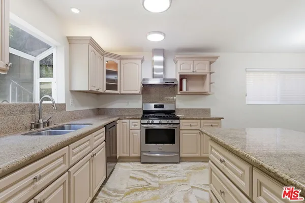 $1,695,000 | 7711 West 82nd Street, Playa del Rey, CA 90293