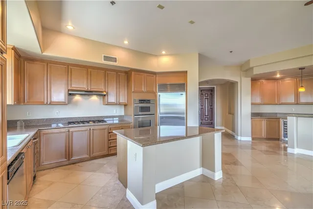 $460,000 | 15 Via Mantova, Unit 302, Henderson, NV 89011