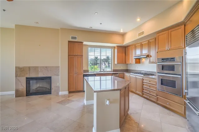 $460,000 | 15 Via Mantova, Unit 302, Henderson, NV 89011