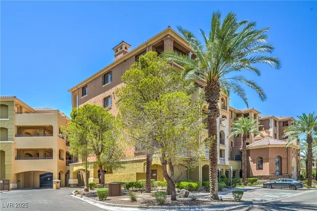 $460,000 | 15 Via Mantova, Unit 302, Henderson, NV 89011