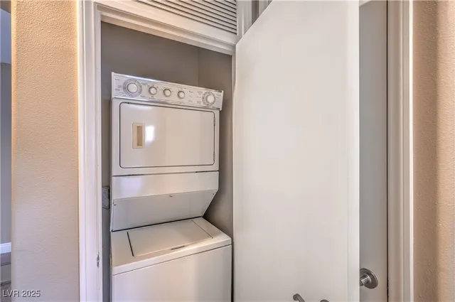 $460,000 | 15 Via Mantova, Unit 302, Henderson, NV 89011